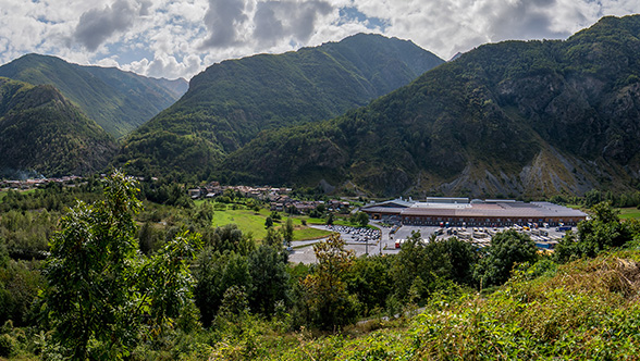 Acqua Sant'Anna amplía ulteriormente sus capacidades de llenado de agua mineral con Krones